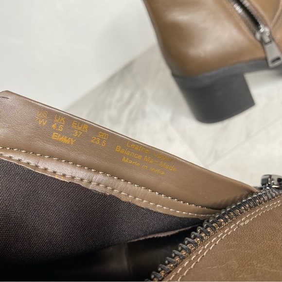 New! Naturalizer Emmy Brown Leather Square Toe Bootie 7W - Picture 12 of 15